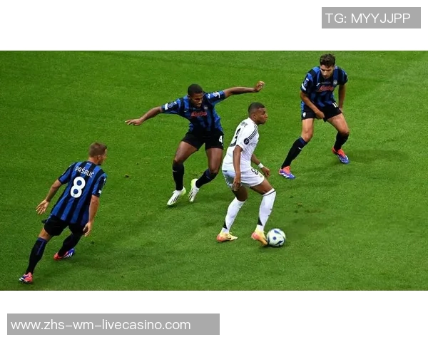 欧冠足球游戏全解析：玩法技巧与策略分享助你成为足球高手